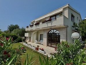 Exterior - Apartment KrisTina with pool, family friendly, WiFi, parking, pets allowed (Krk)