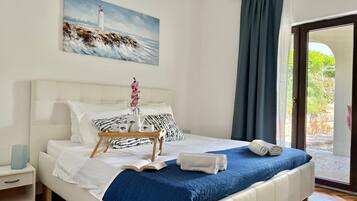 3 bedrooms, WiFi, bed sheets