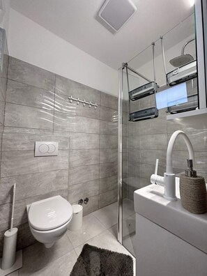 Hair dryer, towels - Tiny Studio Goldie - A Cozy Getaway for Two in the Heart of Krk (Krk)