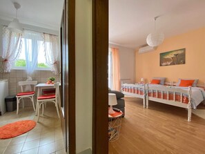 1 bedroom, WiFi, bed sheets