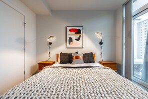 2 makuuhuonetta, työpöytä, silitysrauta/-lauta, ilmainen Wi-Fi