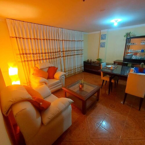 "Room 2 minutes from the center" (pets allowed)