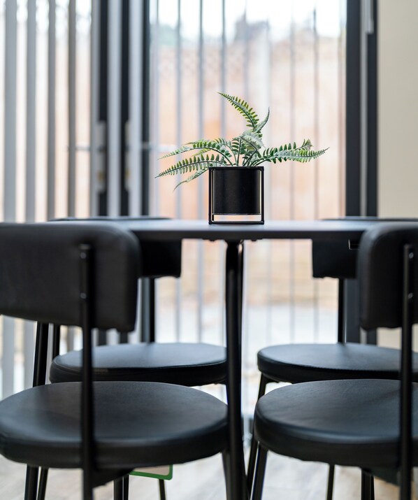 تناول الطعام