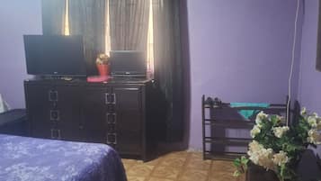 2 chambres, fer et planche Ă repasser, Wi-Fi, draps fournis