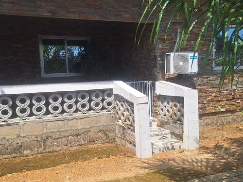 Charming 2-bedroom house with WiFi, AC in nice Marshall Hwy