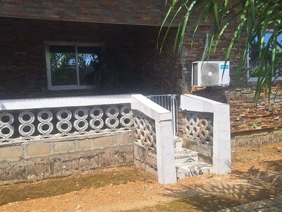 Charming 2-bedroom house with WiFi, AC in nice Marshall Hwy