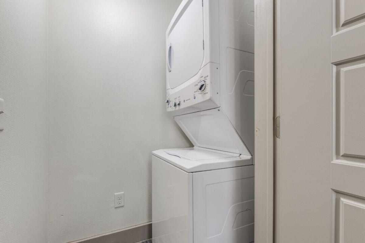 Photo 5 of Modern Apartment with WiFi, pool and fitness room in vibrant Houston