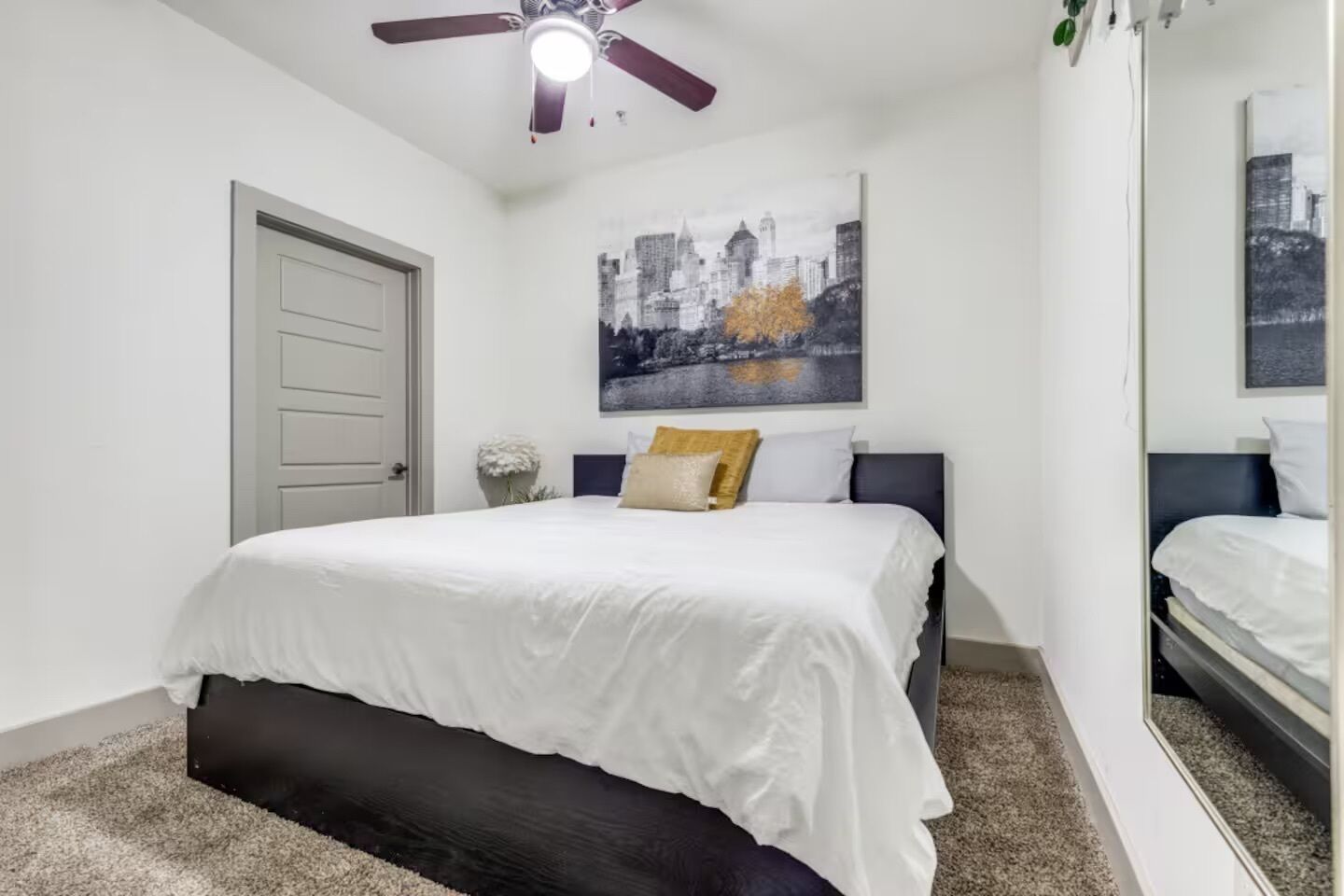 1 habitación, tabla de planchar con plancha, wifi y ropa de cama 