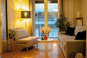 Smart TV - Families & Groups Acropolis Experiance (Athina)