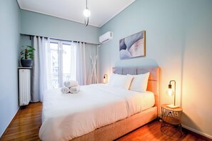 4 bedrooms, in-room safe, desk, iron/ironing board