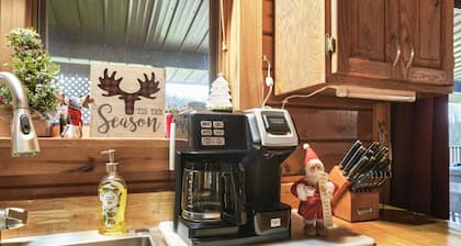 Buck Ridge | Hocking Hills, Rustic Cabin, Hot Tub