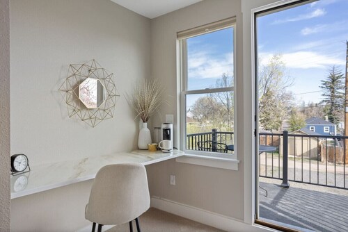 Spacious Retreat 5BR | 4BA, 2 Kitchens + Game Room