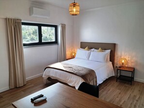 1 bedroom, in-room safe, free WiFi, bed sheets