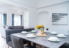 Dining - Breathtaking 180° Ocean Views (Ventnor)