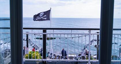 Breathtaking 180° Ocean Views