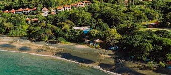 Los Almendros de Ocotal
Beachfront property! Gorgeous ocean views & sunsets