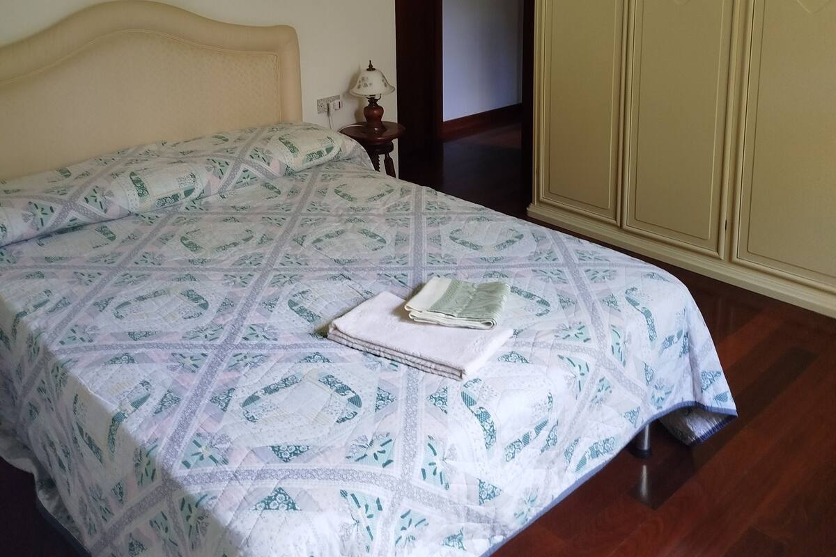 Traditional-Zimmer, 1 grosses Einzelbett, Gartenblick