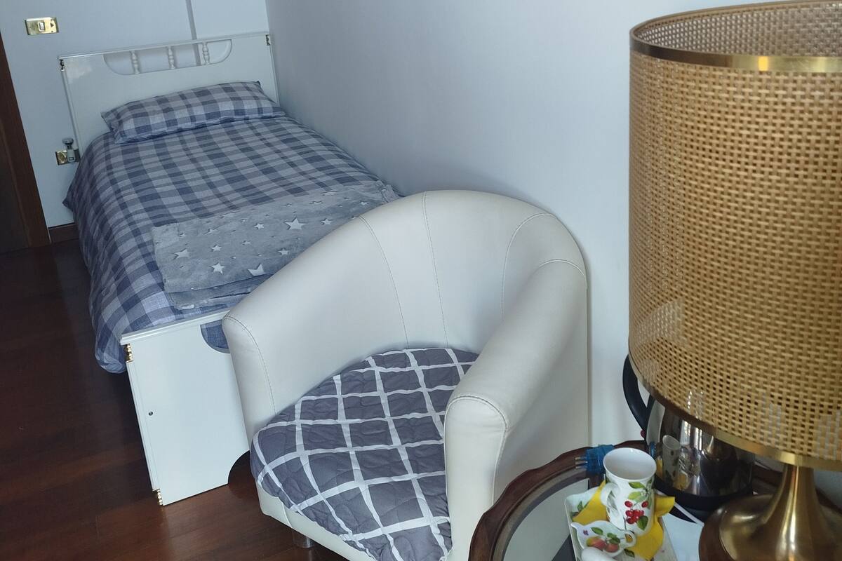 Basic-Zimmer, 1 Einzelbett, Stadtblick