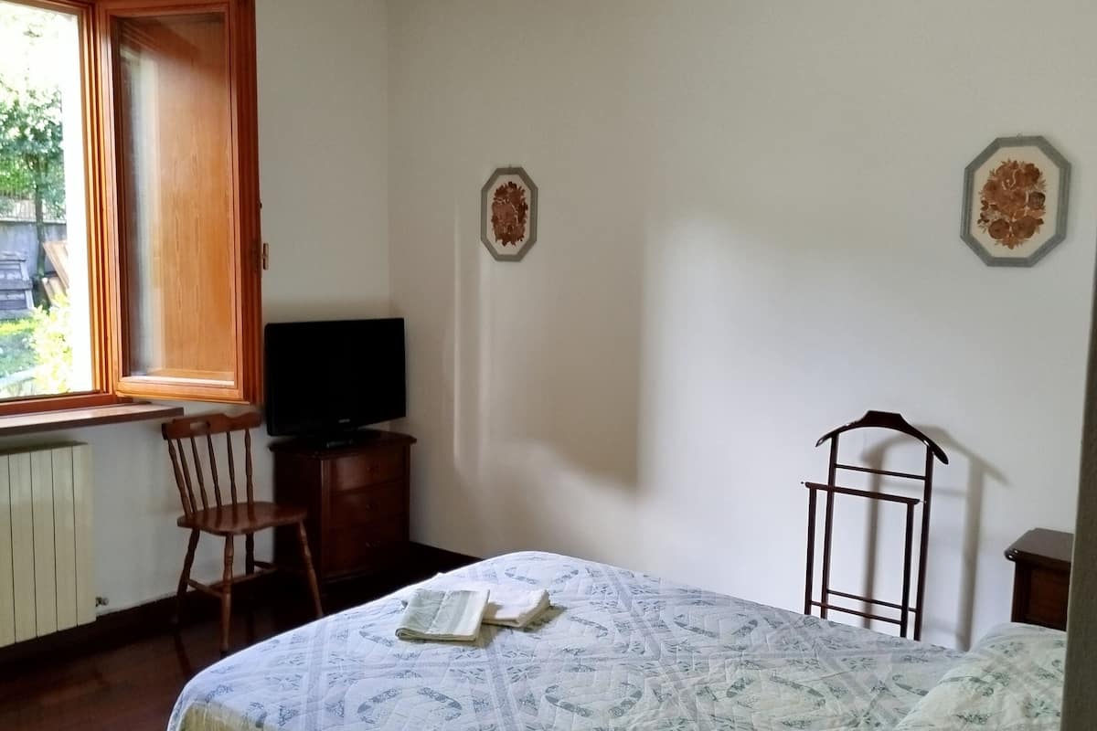 Basic Room, Garden View