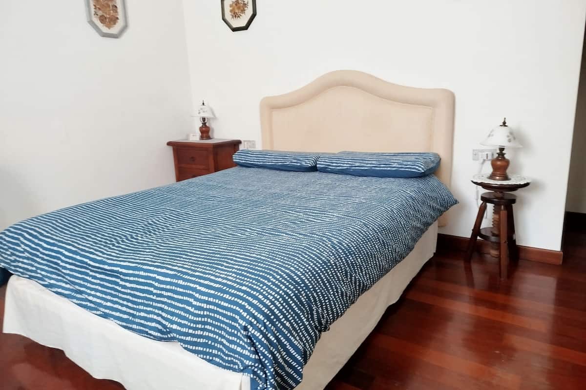 Cubrecamas, wifi gratis y ropa de cama