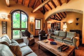 Villa, Terrasse | Wohnbereich