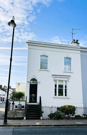 Exterior - Luxury Montpellier townhouse - perfect location (Gloucestershire)