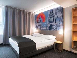 Desk, blackout curtains, soundproofing, free WiFi - B&B HOTEL Wismar (Wismar)