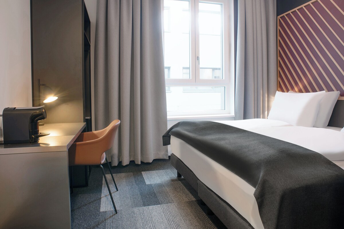Premium Double Room | Desk, blackout drapes, soundproofing, WiFi (free)