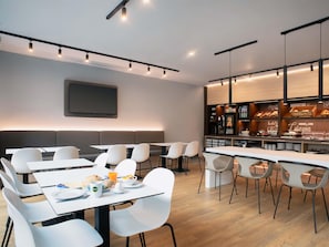 Daily buffet breakfast (EUR 13.9 per person)