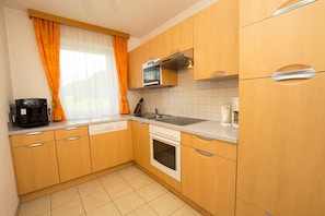 Kühlschrank, Mikrowelle, Geschirrspüler