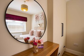 2 makuuhuonetta, silitysrauta/-lauta, vauvan matkasänky, ilmainen Wi-Fi