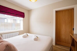 2 chambres, fer et planche à repasser, lit parapluie, Wi-Fi gratuit