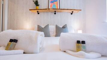 Iron/ironing board, travel cot, free WiFi, bed sheets