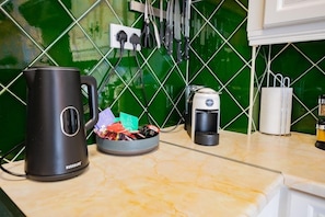 Interior - Gf - 2 Bed 2 Bath - Dockland Rest- Free Parking (Galway)