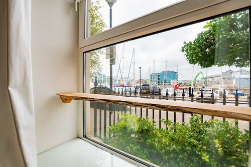 Ground floor - 2 Bed 2 Bath - Dockland Rest - Free Parking