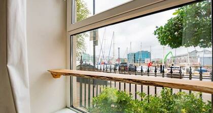 Ground floor - 2 Bed 2 Bath - Dockland Rest - Free Parking