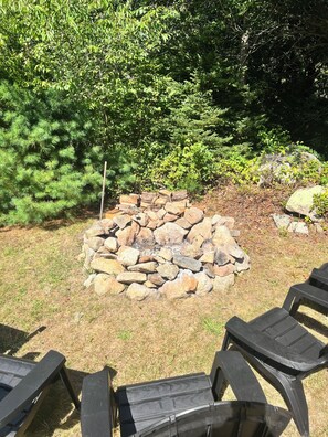 Property grounds - Summer Beach Rental w/ Beach Pass - 3 bed/3 bath (Charlestown)