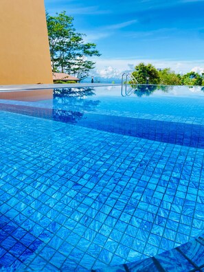 Εξωτερική πισίνα