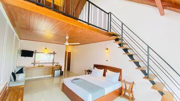 Luxury Suite, Mountain View | 1 bedroom, in-room safe, desk, soundproofing