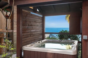 Outdoor spa tub - Balisier2 - sea view in Bouillante (Bouillante)