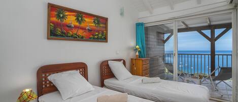 2 bedrooms, iron/ironing board, internet, bed sheets