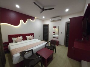 1 bedroom, desk, free WiFi