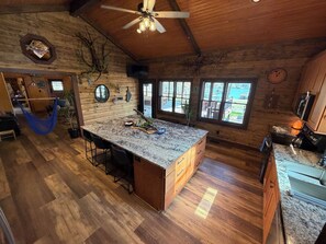 ثلاجة، ميكروويف، فرن، موقد طهي مسطح