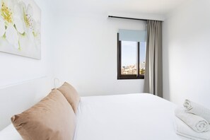 2 bedrooms, iron/ironing board, free WiFi, bed sheets - Amazing Ocean view & Pool Los Cristianos Achacay (Los Cristianos)