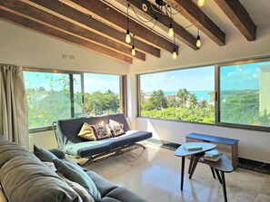 Smart TV, books - Charming home, great location with pool & garden

 (CANCÚN)