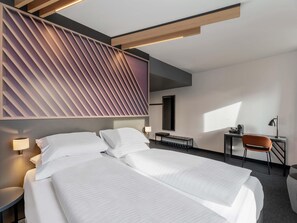 Desk, blackout drapes, soundproofing, free WiFi - B&B HOTEL St. Pölten (St. Pölten)