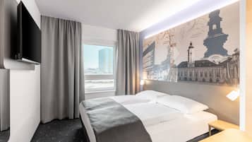 Desk, blackout drapes, soundproofing, free WiFi