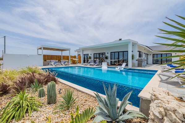 4 bedrooms