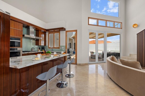 Villa | 7 bedrooms - Designer Lux Villapoolbbq3 Min- Tres Trapi Bch (Noord)