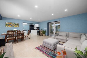 Villa | 3 bedrooms - Blue Villa Huge Backyard Privatepool Firepit (Paradera)